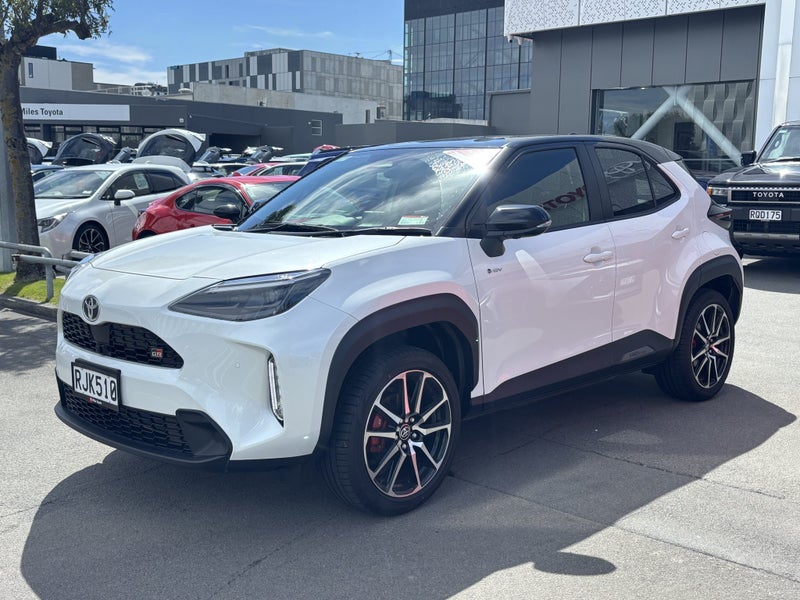 2025 Toyota Yaris Cross GR Sport 1.5P Hybrid image 2