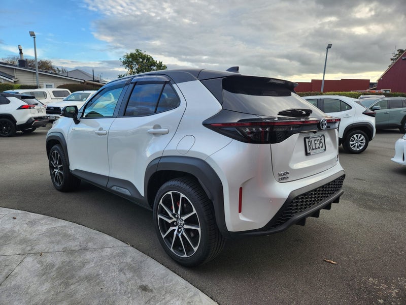2025 Toyota Yaris Cross GR Sport 1.5P Hybrid FW... image 5