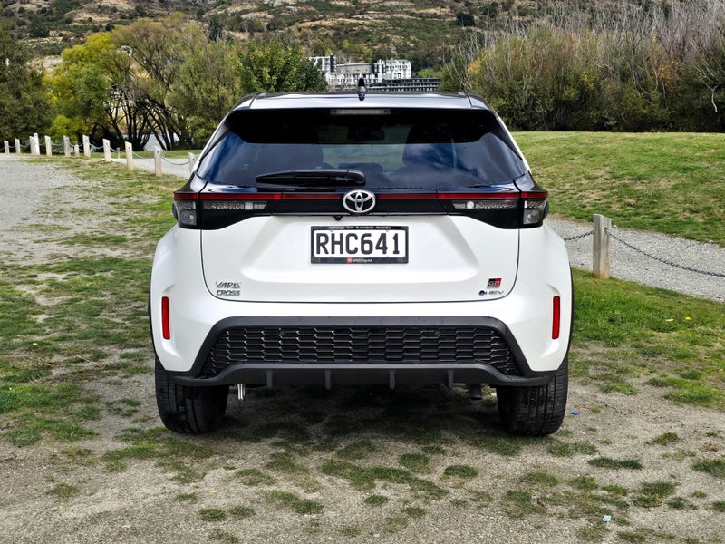 2025 Toyota Yaris Cross GR Sport Hybrid image 4
