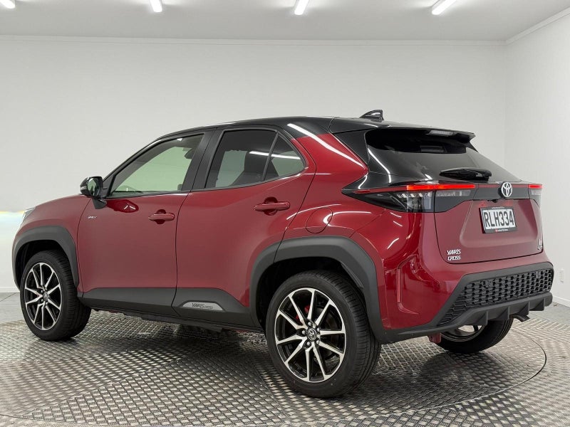 2025 Toyota Yaris Cross GR Sport Hybrid image 2