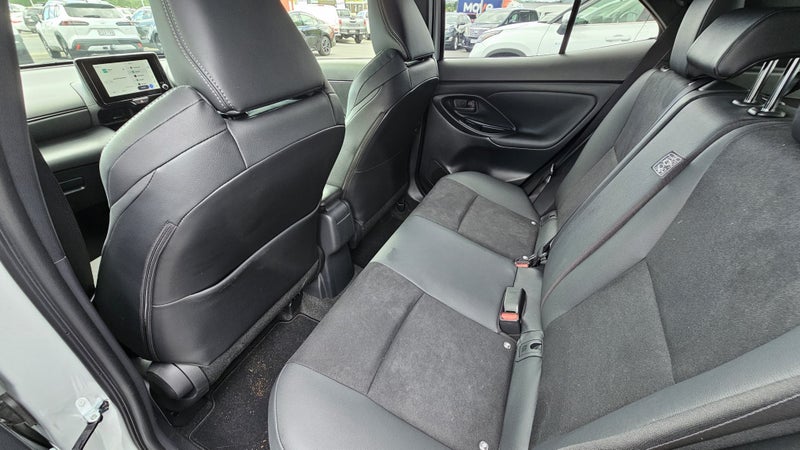 2025 Toyota Yaris Cross GR Sport Hybrid image 4