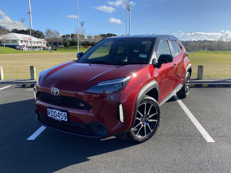 2025 Toyota Yaris Cross GR Sport SUV FWD 1.5L P... image 3