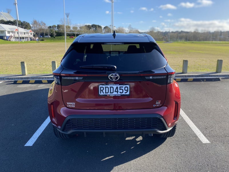 2025 Toyota Yaris Cross GR Sport SUV FWD 1.5L P... image 5