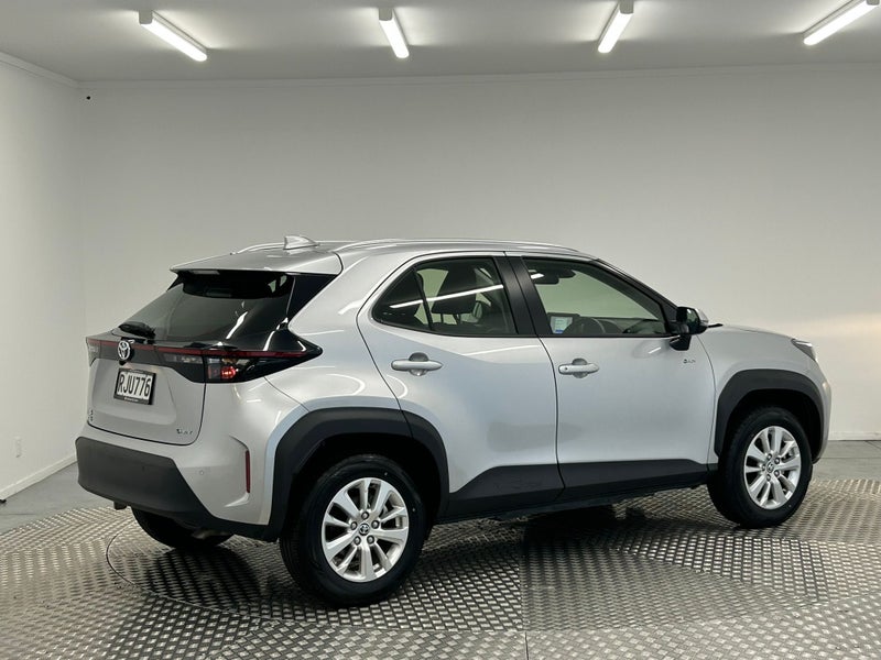 2025 Toyota Yaris Cross GX 1.5 Hybrid image 3