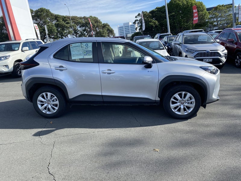 2025 Toyota Yaris Cross GX 1.5 Hybrid image 2