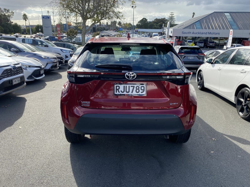 2025 Toyota Yaris Cross GX 1.5 Hybrid image 3