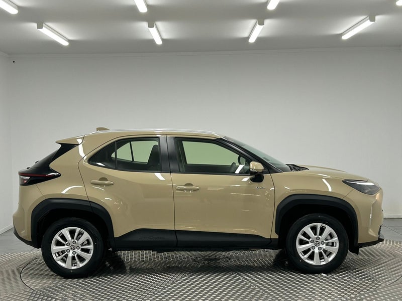 2025 Toyota Yaris Cross GX 1.5 Hybrid image 2