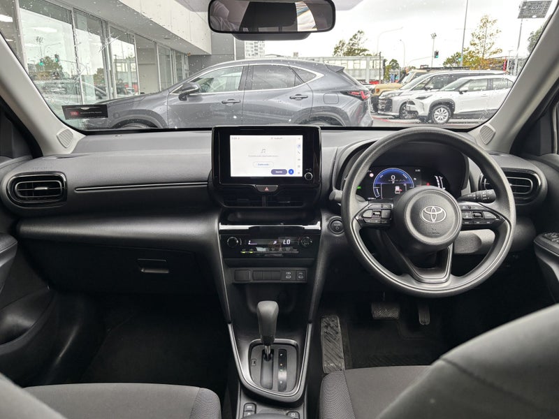 2025 Toyota Yaris Cross GX 1.5 HYBRID ECONOMICA... image 2