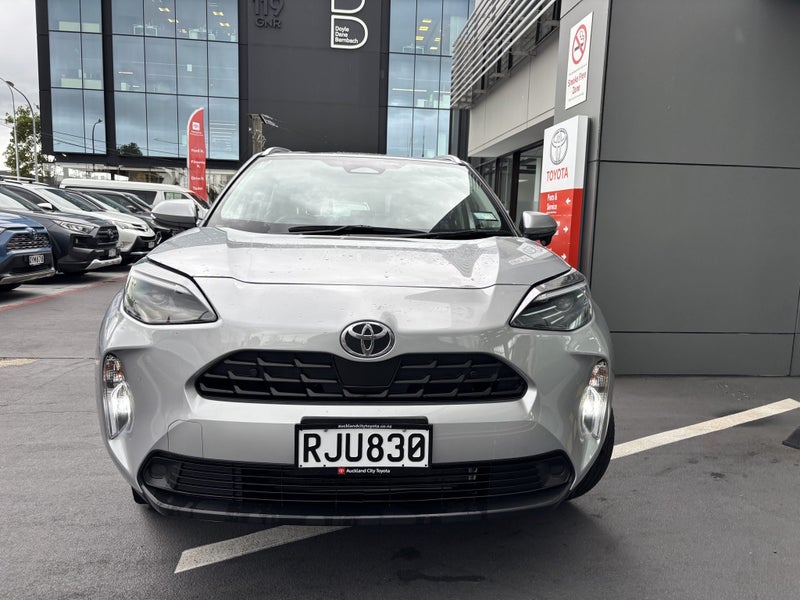 2025 Toyota Yaris Cross GX 1.5 HYBRID ECONOMICA... image 4