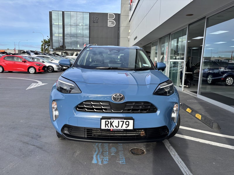 2025 Toyota Yaris Cross GX 1.5 HYBRID ECONOMICA... image 4