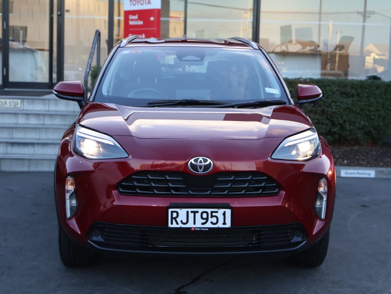 2025 Toyota Yaris Cross GX 1.5 Hybrid FWD SUV image 2