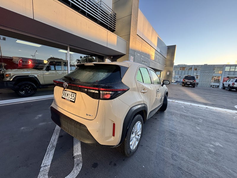 2025 Toyota Yaris Cross GX 1.5 HYBRID POPULAR C... image 3