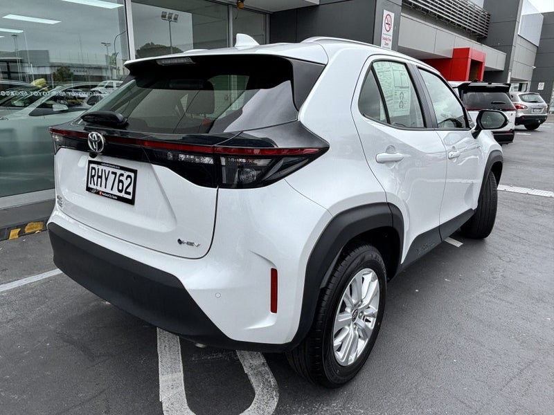 2025 Toyota Yaris Cross GX 1.5 HYBRID POPULAR C... image 3