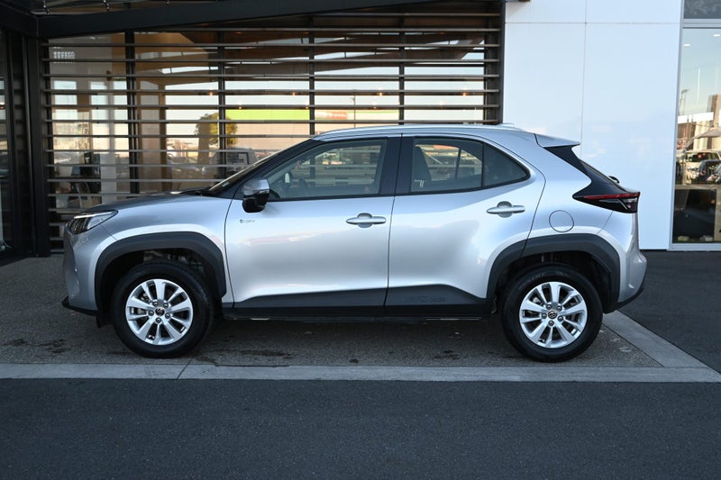 2025 Toyota Yaris Cross GX 1.5 Petrol Hybrid FW... image 3