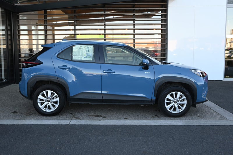 2025 Toyota Yaris Cross GX 1.5 Petrol Hybrid FW... image 5