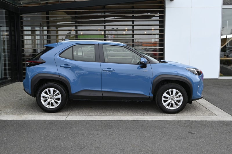 2025 Toyota Yaris Cross GX 1.5 Petrol Hybrid FW... image 5