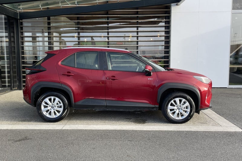 2025 Toyota Yaris Cross GX 1.5 Petrol Hybrid FW... image 5