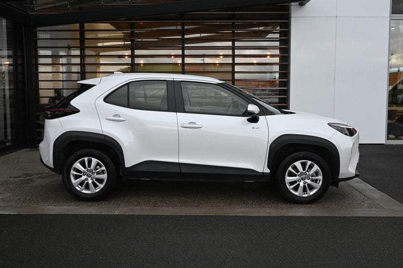 2025 Toyota Yaris Cross GX 1.5 Petrol Hybrid FW... image 5
