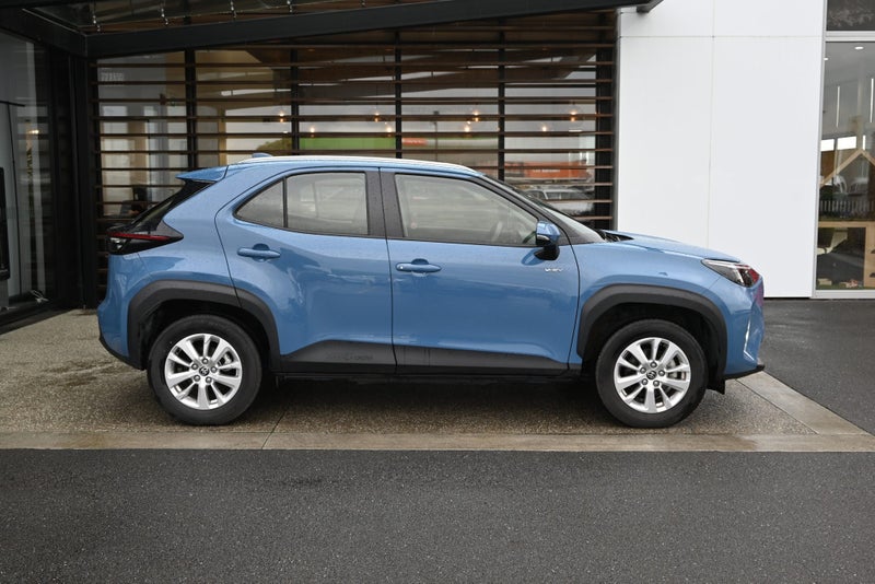 2025 Toyota Yaris Cross GX 1.5 Petrol Hybrid FW... image 5