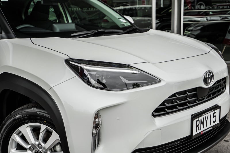 2025 Toyota Yaris Cross GX 1.5 Petrol Hybrid SU... image 5
