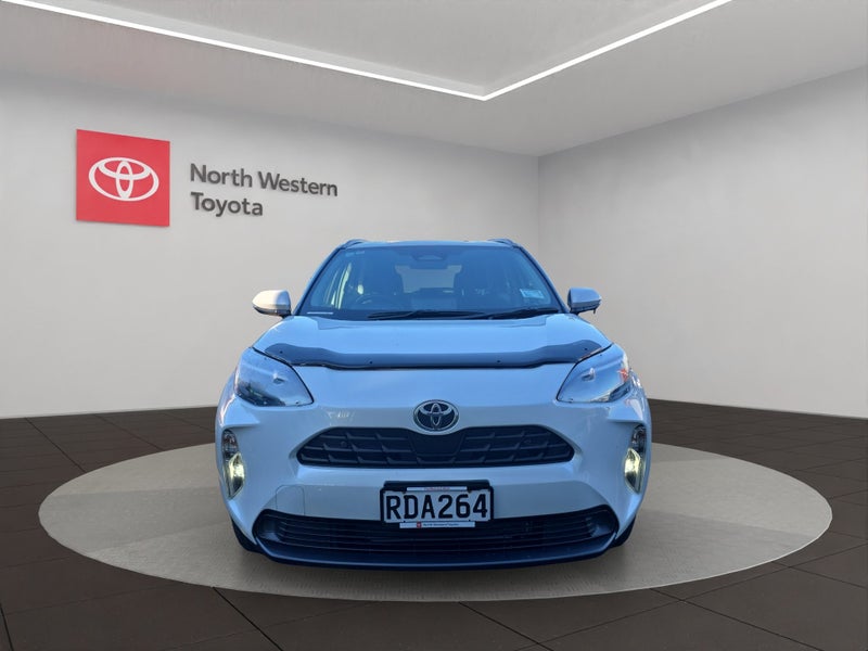 2025 Toyota Yaris Cross GX 1.5L Hybrid 2WD SUV image 2