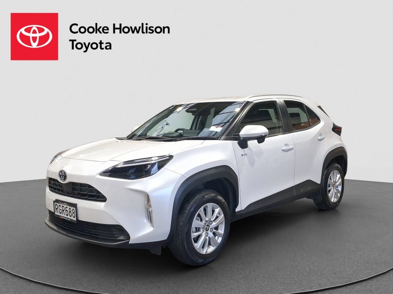 2025 Toyota Yaris Cross GX 1.5L Hybrid image 3