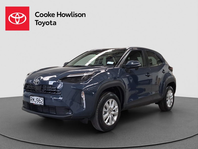 2025 Toyota Yaris Cross GX 1.5L Hybrid image 3
