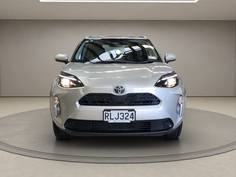 2025 Toyota Yaris Cross GX 1.5L Hybrid FWD SUV image 2