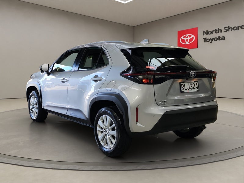2025 Toyota Yaris Cross GX 1.5L Hybrid FWD SUV image 5