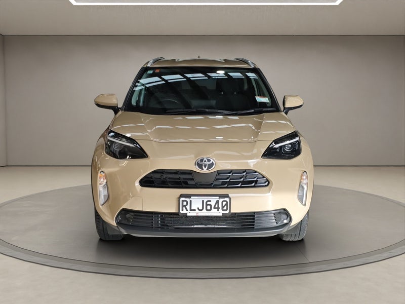 2025 Toyota Yaris Cross GX 1.5L Hybrid FWD SUV image 2