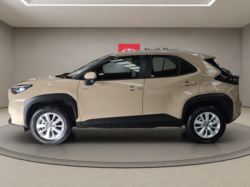 2025 Toyota Yaris Cross GX 1.5L Hybrid FWD SUV image 4