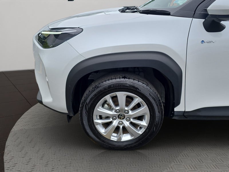 2025 Toyota Yaris Cross GX 1.5L Hybrid FWD SUV image 4