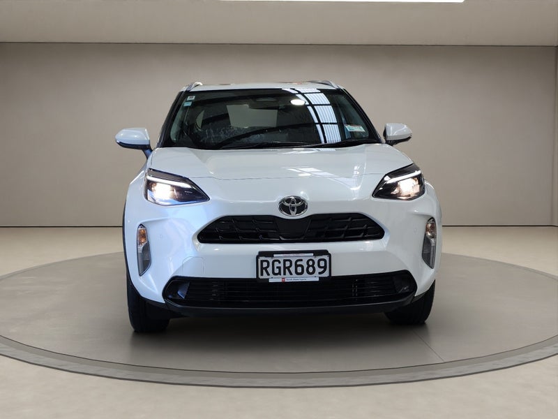 2025 Toyota Yaris Cross GX 1.5L Hybrid FWD SUV image 2