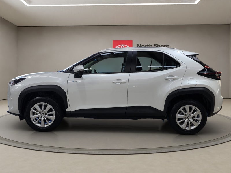 2025 Toyota Yaris Cross GX 1.5L Hybrid FWD SUV image 4