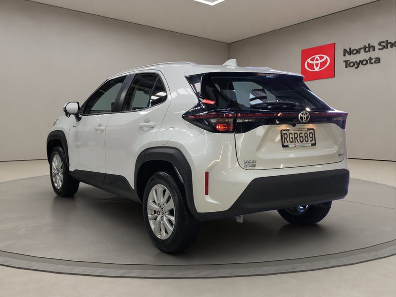 2025 Toyota Yaris Cross GX 1.5L Hybrid FWD SUV image 5