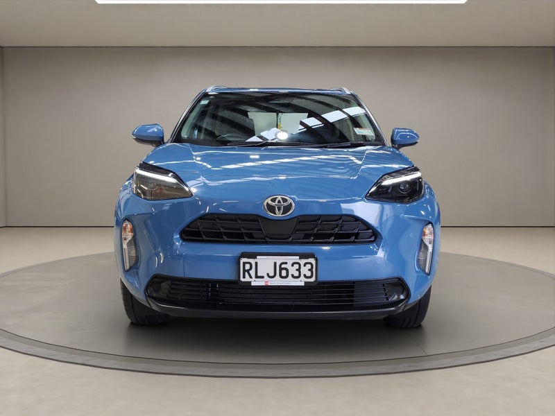 2025 Toyota Yaris Cross GX 1.5L Hybrid FWD SUV image 2