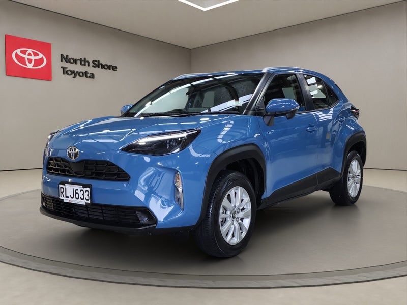 2025 Toyota Yaris Cross GX 1.5L Hybrid FWD SUV image 3