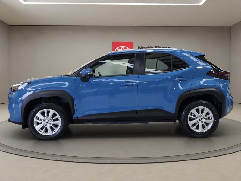 2025 Toyota Yaris Cross GX 1.5L Hybrid FWD SUV image 4