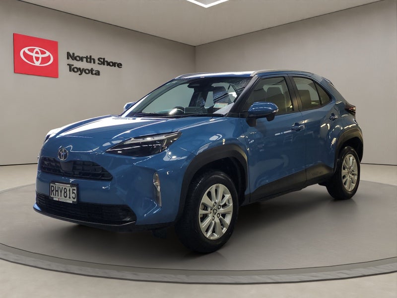2025 Toyota Yaris Cross GX 1.5L Hybrid FWD SUV image 3