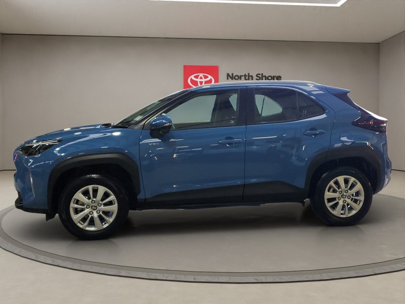 2025 Toyota Yaris Cross GX 1.5L Hybrid FWD SUV image 4