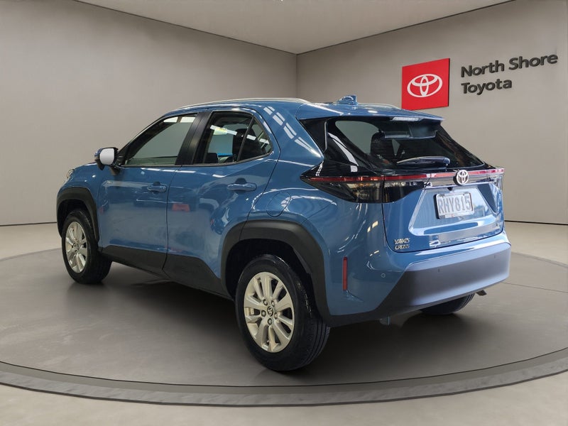 2025 Toyota Yaris Cross GX 1.5L Hybrid FWD SUV image 5