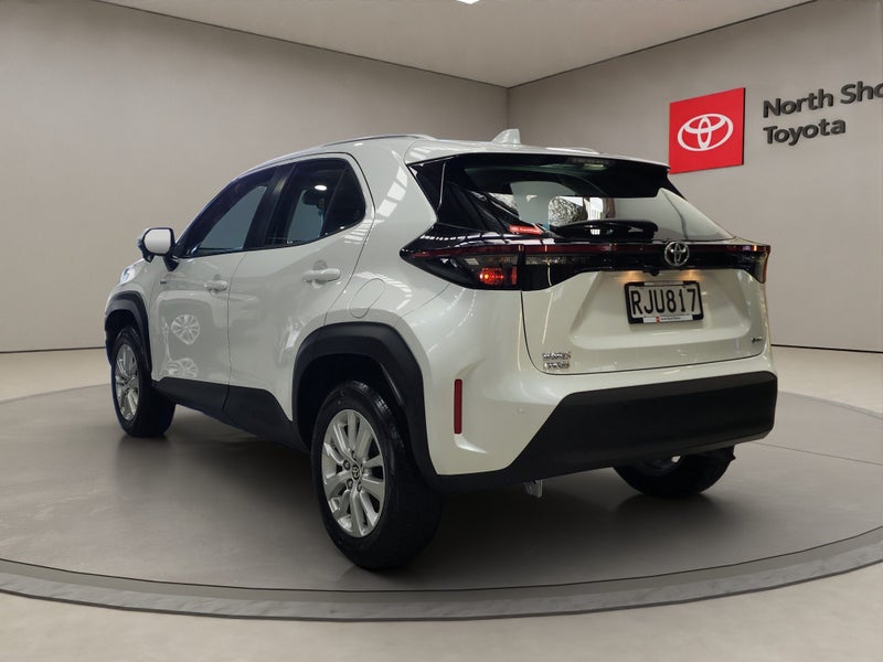 2025 Toyota Yaris Cross GX 1.5L Hybrid FWD SUV image 5