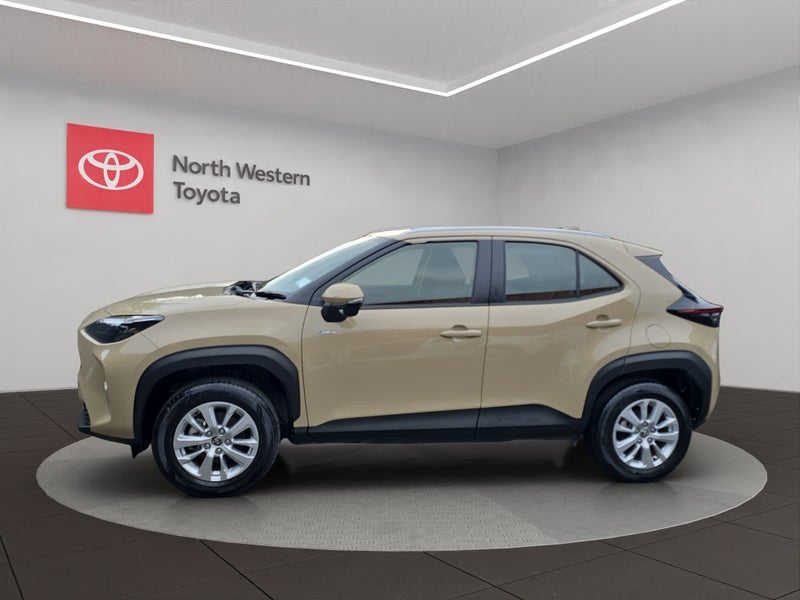 2025 Toyota Yaris Cross GX 1.5L Hybrid FWD SUV image 4