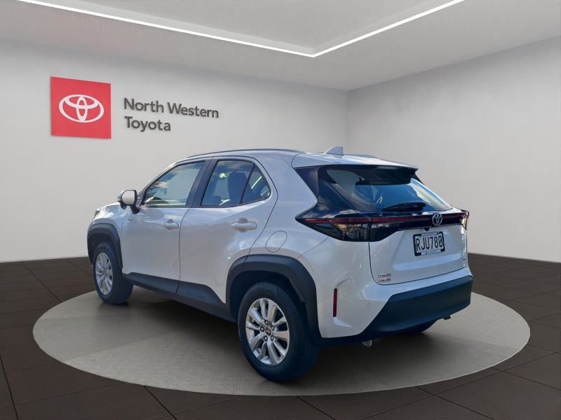 2025 Toyota Yaris Cross GX 1.5L Hybrid FWD SUV image 5