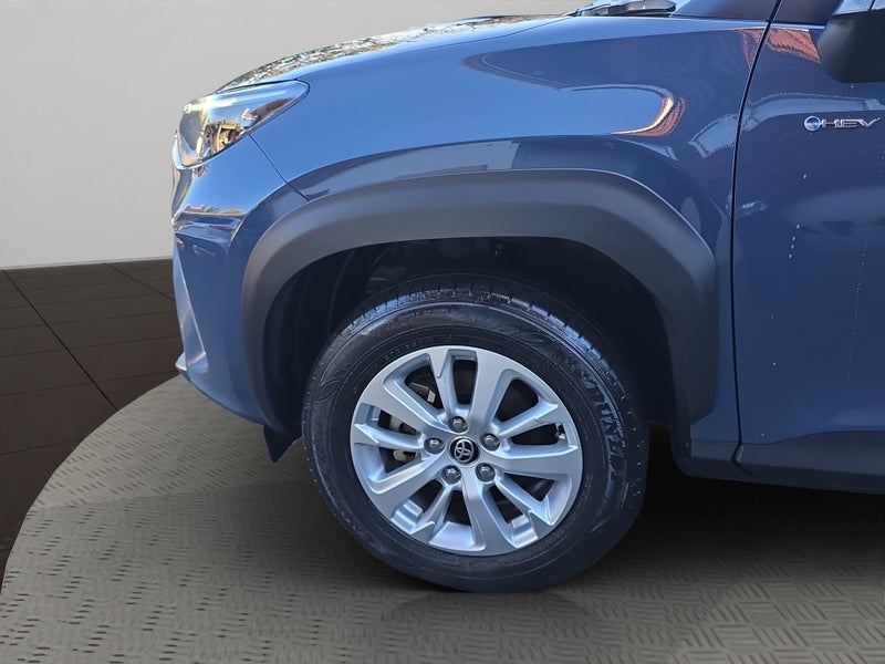 2025 Toyota Yaris Cross GX 1.5L Hybrid FWD SUV image 4