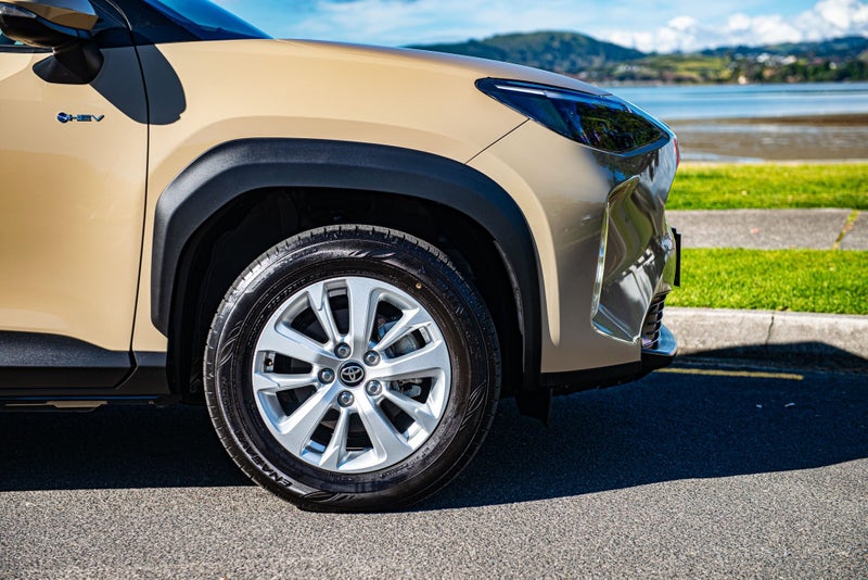 2025 Toyota Yaris Cross GX 1.5P HEV image 3