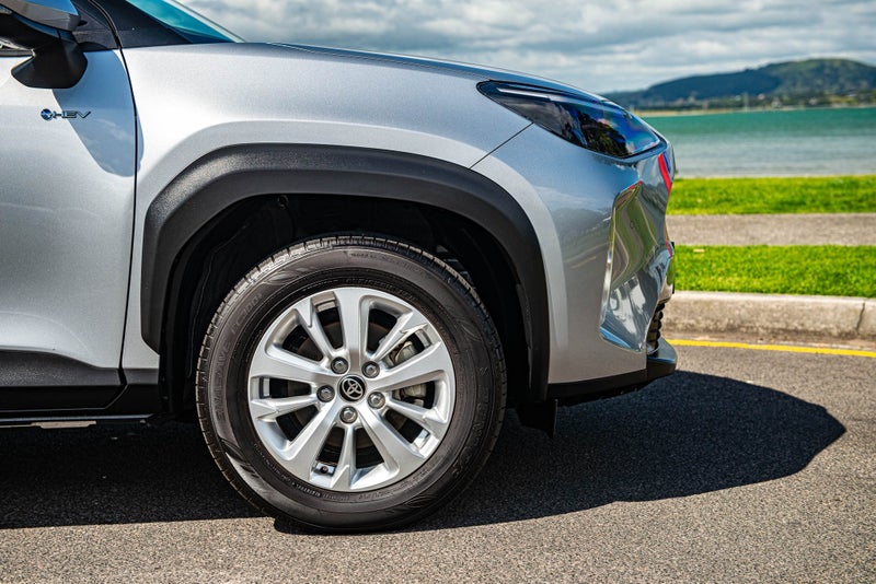 2025 Toyota Yaris Cross GX 1.5P HEV ECVT FWD image 3
