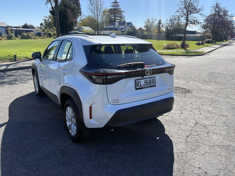 2025 Toyota Yaris Cross GX 1.5P HEV ECVT FWD SU... image 2