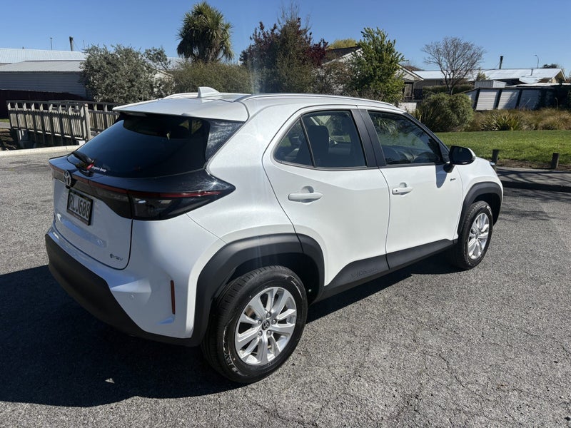 2025 Toyota Yaris Cross GX 1.5P HEV ECVT FWD SU... image 4
