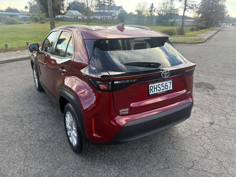 2025 Toyota Yaris Cross GX 1.5P HEV ECVT FWD SU... image 2